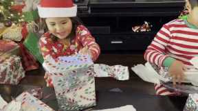 Christmas Gifts Opening - unboxing presents 🎁🎁(open christmas gifts 2022)🎁🎁Unwrapping Gifts - Part 1