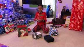 Christmas Morning 2018 - Did Santa Come? Opening Presents!