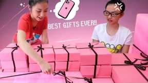 MYSTERY LATE BIRTHDAY GIFTS IN THE PINK BOX PRANK TO AUREA | Aurea & Alexa